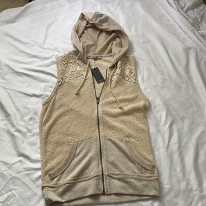 MISS ME - sleeveless hoodie - NWT - lacey detail